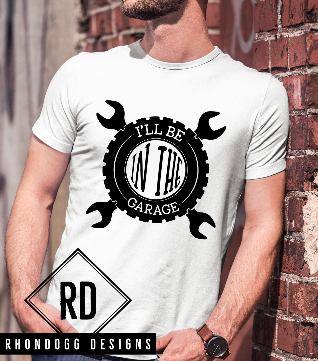 I'LL BE IN THE GARAGE Short Sleeve T-Shirt